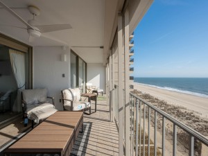 englishtowers-2-balc-and-view-north.jpg