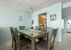 englishtowers-20-dining-area.jpg
