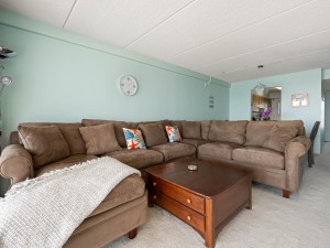 englishtowers-21-living-area.jpg