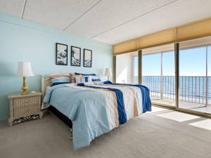 englishtowers-22-primary-bedroom.jpg