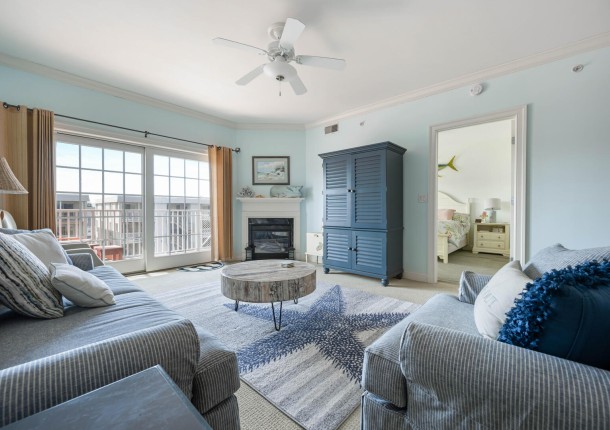 lagunavista209-13-living-area.jpg