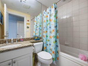 lagunavista209-29-bath-3.jpg