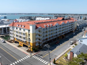 lagunavista209-7-exterior.jpg