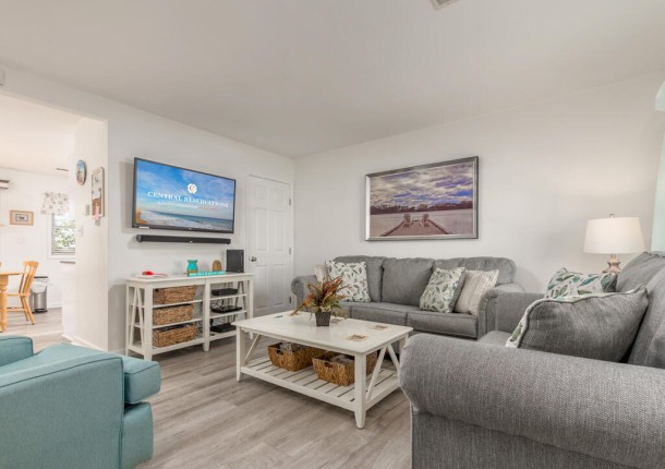 jamestown127b-20-living-area.jpg