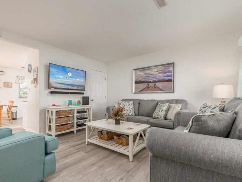 jamestown127b-20-living-area.jpg