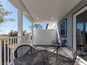 jamestown127b-4-patio.jpg