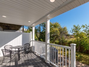 jamestown127b-6-patio.jpg