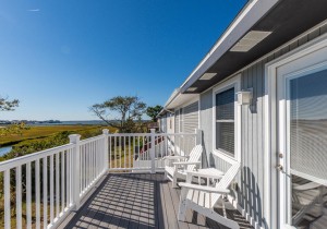 jamestown127b-9-upper-deck-with-view.jpg