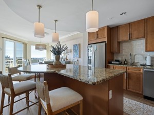 gateway804-8-kitchen.jpg