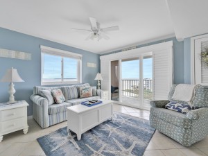 makai616cr-5-living-area.jpg