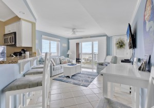 makai616cr-7-living-and-dining.jpg