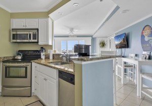 makai616cr-9-kitchen.jpg