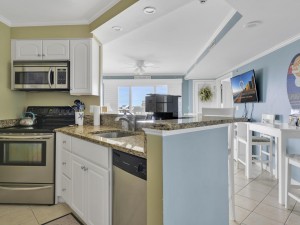 makai616cr-9-kitchen.jpg