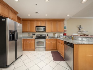 marinerswatch206-15-kitchen.jpg