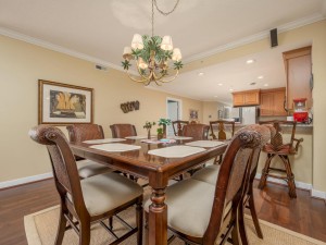 marinerswatch206-22-dining-area.jpg