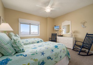 marinerswatch206-5-bedroom-3.jpg