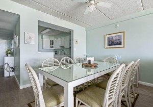 englishtowers1202-13-dining.jpg