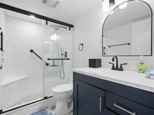 englishtowers1202-17-primary-bath.jpg