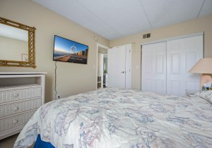 englishtowers1202-19-bedroom-3.jpg