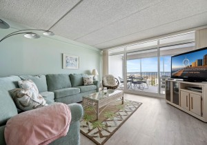 englishtowers1202-6-living-area.jpg