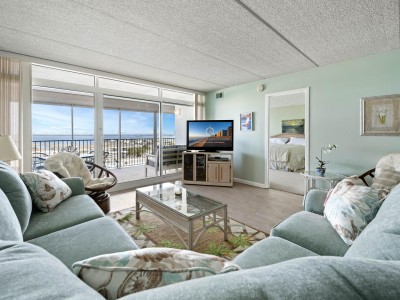 englishtowers1202-7-living-area.jpg