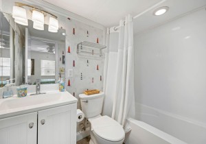 seawinds111-19-prim-bath.jpg
