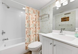 seawinds111-22-bath-2.jpg