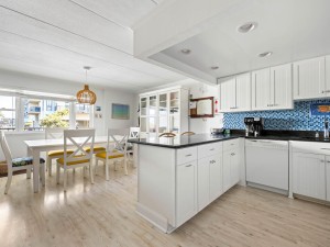 seawinds111-8-kitchen-dining.jpg