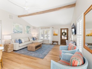 05-d51a9104jpg-living-area.jpg