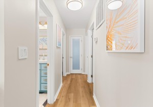 16-d51a9046jpg-hallway.jpg