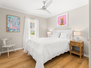 21-d51a9021jpg-bedroom.jpg