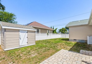 38-d51a9129jpg-back-yard.jpg