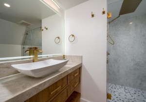 fountainhead1701-23-bath.jpg