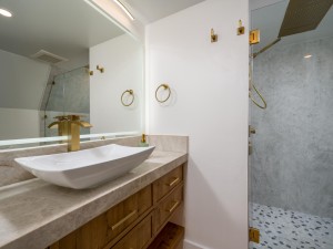 fountainhead1701-23-bath.jpg