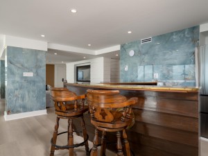 fountainhead1701-27-bar.jpg