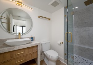 fountainhead1701west-18-bath.jpg