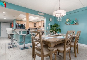 englishtowers1002-12diningarea.jpg