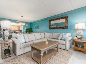 englishtowers1002-13livingarea.jpg