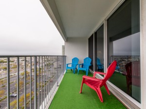 englishtowers1002-18balcony.jpg