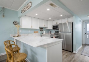 mooring402-11-kitchen.jpg