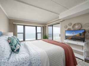 mooring402-15-primary-bedroom.jpg