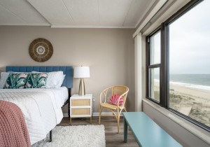 mooring402-16-primary-bedroom.jpg