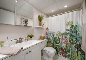 mooring402-18-primary-bath.jpg