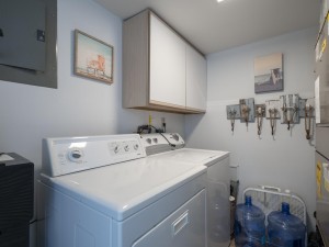 mooring402-22-laundry.jpg