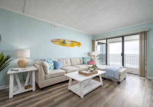 mooring402-6-living-area.jpg