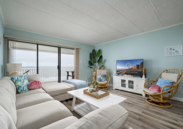 mooring402-7-living-area.jpg
