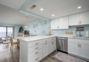 mooring402-9-kitchen.jpg