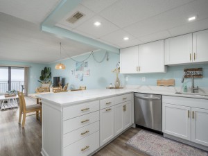 mooring402-9-kitchen.jpg