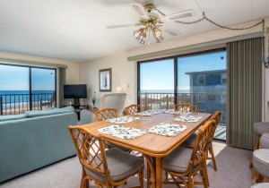 saltysands206-14diningarea.jpg