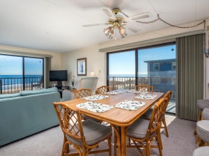 saltysands206-14diningarea.jpg